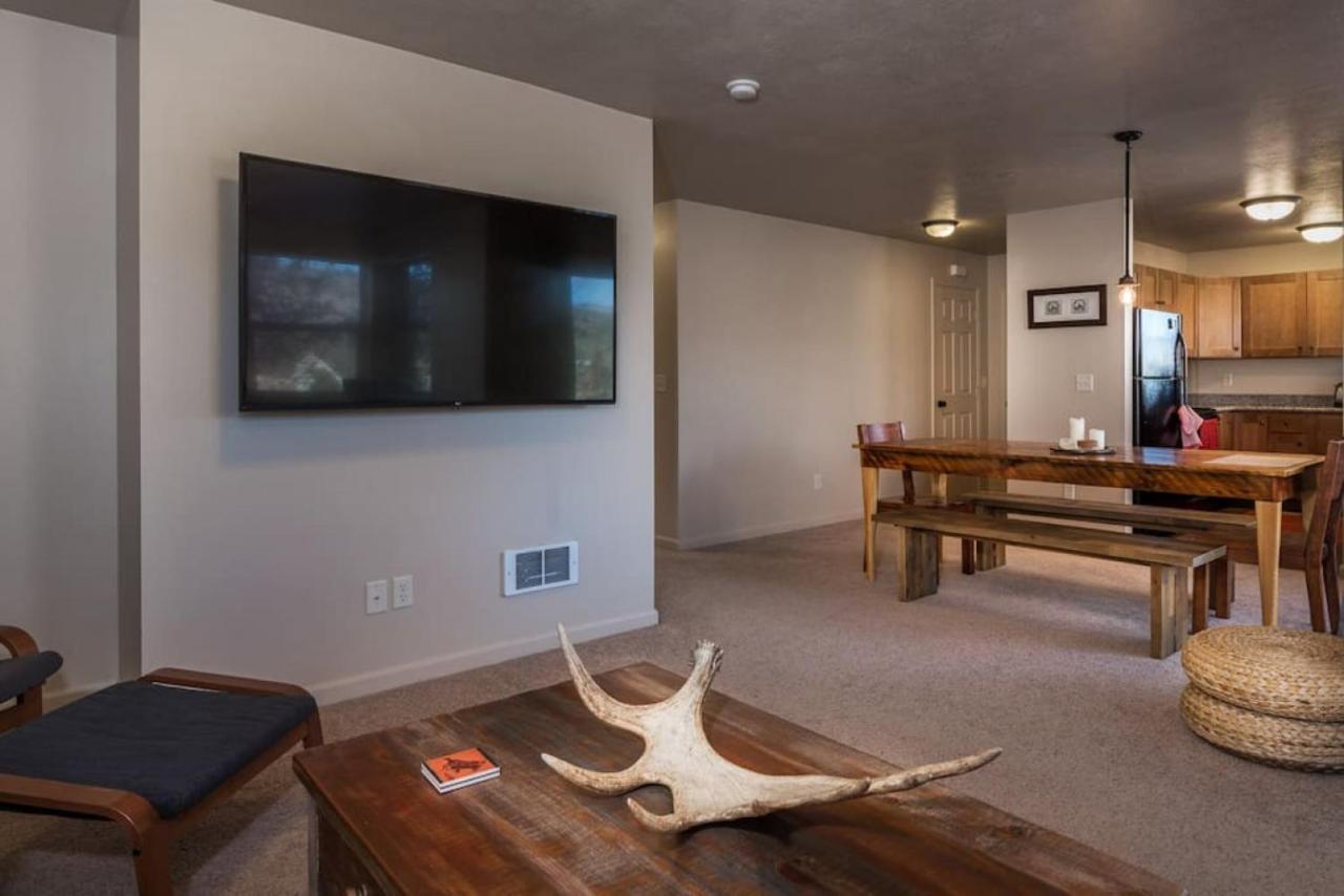 2 Bedroom Upstairs Condo With Ac In Victor, Id Екстер'єр фото